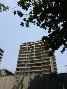 Gallery Cover Image of 720 Sq.ft 2 BHK Apartment for buy in Andheri West for 13900000
