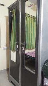 Bedroom Image of Royal Enterprises PG in Sanpada