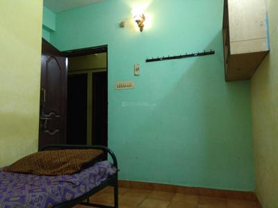 Bedroom Image of Royal Palace Men's Hostel in Padi