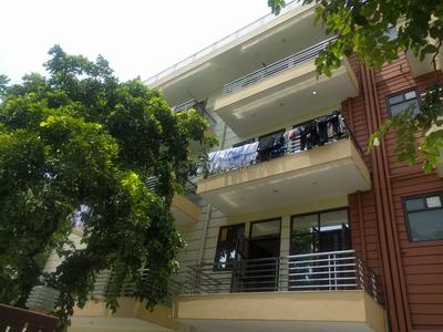 Gallery Cover Image of 900 Sq.ft 2 BHK Independent Floor for buy in DLF Phase 4 for 6500000