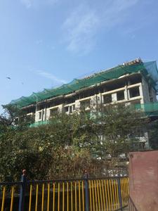 Gallery Cover Image of 950 Sq.ft 2 BHK Apartment for buy in Andheri West for 18000000