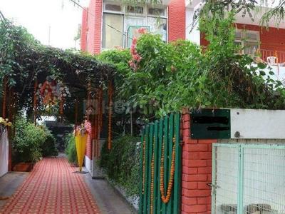 Gallery Cover Image of 9000 Sq.ft 5+ BHK Independent House for buy in Sarvodaya Nagar for 80000000