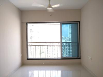 Gallery Cover Image of 650 Sq.ft 1 BHK Apartment for buy in Malad West for 10000000