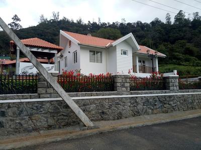 Gallery Cover Image of 2000 Sq.ft 2 BHK Villa for buy in Thalayathimund for 20000000