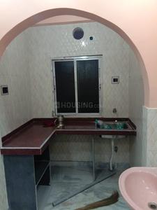 Gallery Cover Image of 900 Sq.ft 2 BHK Independent Floor for rent in Lake Town for 17000