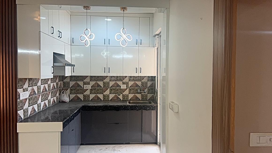 MRG The Balcony - Image 15