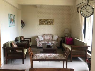 Gallery Cover Image of 800 Sq.ft 1 BHK Apartment for rent in Cumballa Hill for 75000