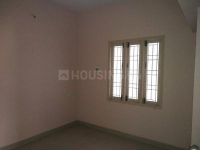 Gallery Cover Image of 1040 Sq.ft 3 BHK Apartment for buy in Pallikaranai for 4784000