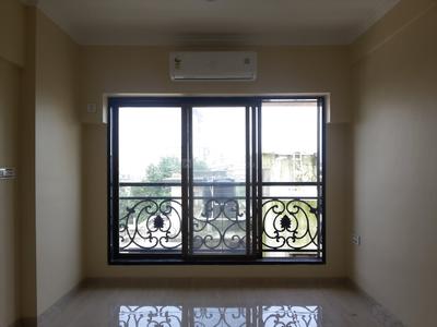 Gallery Cover Image of 640 Sq.ft 1 BHK Apartment for buy in Chembur for 11000000