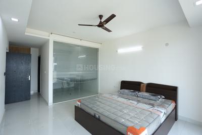 Gallery Cover Image of 2150 Sq.ft 3 BHK Apartment for buy in Tellapur for 11180000