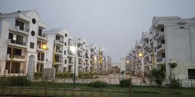 Gallery Cover Image of 1040 Sq.ft 2 BHK Apartment for buy in Nagla Sadola for 2100000