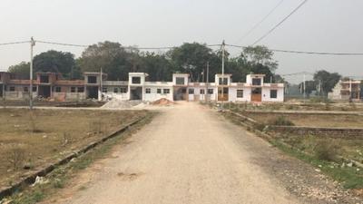 Gallery Cover Image of Sq.ft Residential Plot for buy in Mahanagar for 1100000