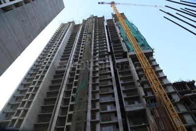 Gallery Cover Image of 1480 Sq.ft 3 BHK Apartment for buy in Kandivali West for 19500000