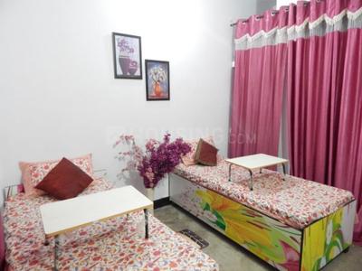 Bedroom Image of Kinjal PG House in Alipur Village