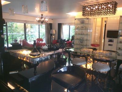 Gallery Cover Image of 2100 Sq.ft 3 BHK Independent Floor for buy in Bandra West for 110000000