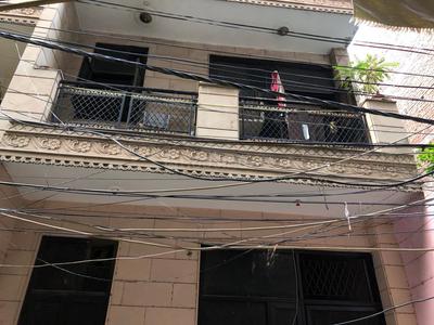 Gallery Cover Image of 950 Sq.ft 2 BHK Independent Floor for buy in Govindpuri for 3150000