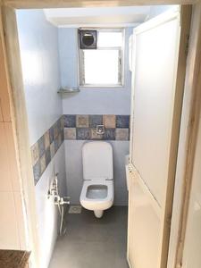 Gallery Cover Image of 950 Sq.ft 2 BHK Apartment for rent in Santacruz West for 65000