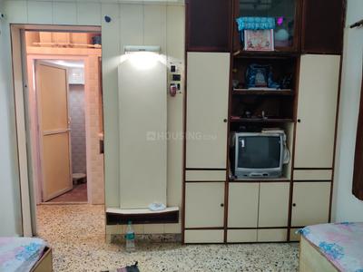 Gallery Cover Image of 450 Sq.ft 1 RK Apartment for rent in Andheri West for 24000