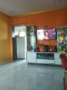 Gallery Cover Image of 350 Sq.ft 1 BHK Independent Floor for buy in Malad West for 2640000
