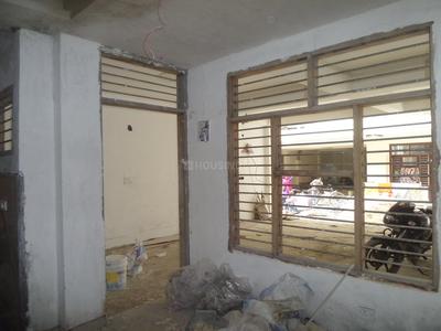 Gallery Cover Image of 450 Sq.ft 1 BHK Independent Floor for buy in Govindpuram for 1200000