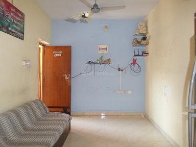 Gallery Cover Image of 650 Sq.ft 2 BHK Apartment for buy in Velachery for 4000000