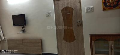 Gallery Cover Image of 750 Sq.ft 2 BHK Apartment for rent in Shastri Nagar15, Santacruz West for 60000