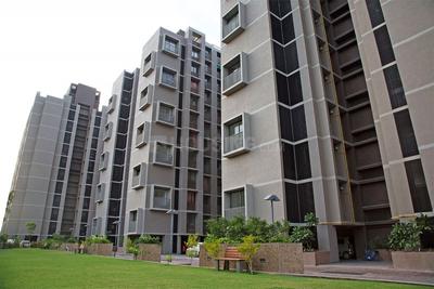 Gallery Cover Image of 1200 Sq.ft 2 BHK Apartment for buy in Vejalpur for 5500000