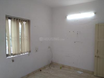 Gallery Cover Image of 700 Sq.ft 2 BHK Apartment for rent in West Shalimar Bagh RWA, Shalimar Bagh for 19000