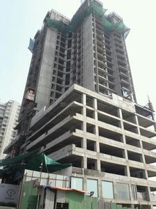 Gallery Cover Image of 1070 Sq.ft 2 BHK Apartment for buy in Malad East for 19500000