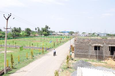 Gallery Cover Image of Sq.ft Residential Plot for buy in Poonamallee for 2025000