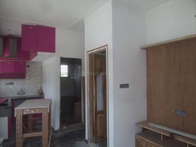 Gallery Cover Image of 650 Sq.ft 2 BHK Apartment for rent in Soundarya Layout for 12000