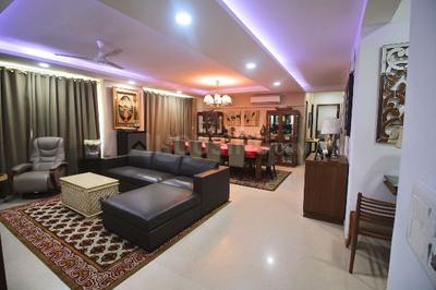 Gallery Cover Image of 2600 Sq.ft 4 BHK Apartment for buy in Powai for 46000000