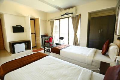 Gallery Cover Image of 1792 Sq.ft 3 BHK Independent Floor for buy in Tellapur for 8243200