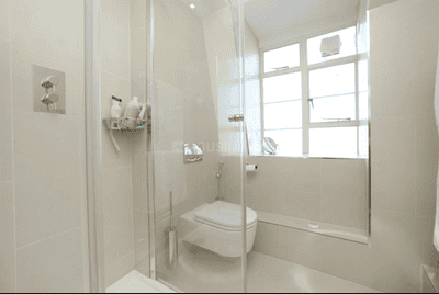 Gallery Cover Image of 1300 Sq.ft 2 BHK Apartment for buy in Mazgaon for 37500000