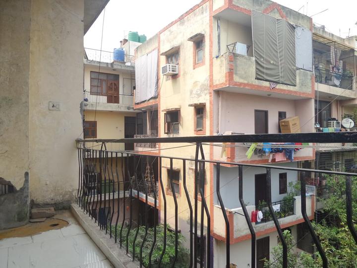 2 BHK 750 Sqft Apartment for sale at Kalkaji, New Delhi