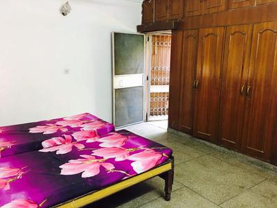 Bedroom Image of Nirvanaa Homes PG in Sarita Vihar