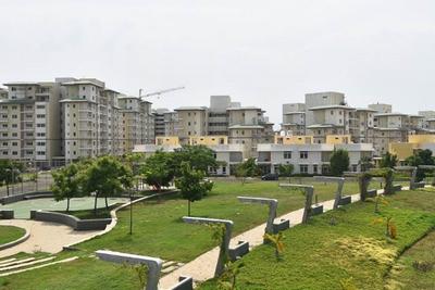 Gallery Cover Image of 1800 Sq.ft 3 BHK Apartment for buy in Mahindra Aqualily Villa, Mahindra World City for 6500000
