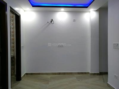 Gallery Cover Image of 675 Sq.ft 2 BHK Independent Floor for buy in Dwarka Mor for 3000000