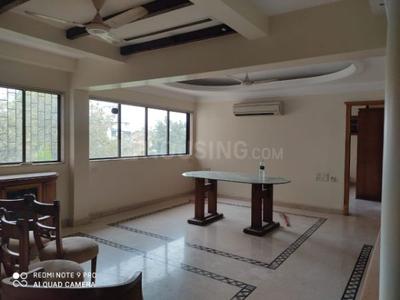 Gallery Cover Image of 1800 Sq.ft 3 BHK Apartment for buy in Sea Breeze, Bandra West for 57500000