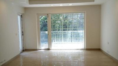 Gallery Cover Image of 1800 Sq.ft 3 BHK Independent Floor for buy in Safdarjung Enclave for 40000000