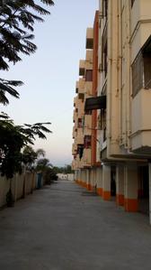 Gallery Cover Image of 800 Sq.ft 2 BHK Apartment for buy in Urapakkam for 1650000