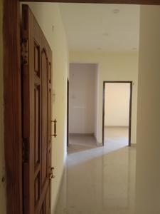 Gallery Cover Image of 1350 Sq.ft 3 BHK Apartment for buy in Madhanandapuram for 6500000
