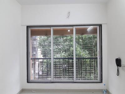 Gallery Cover Image of 350 Sq.ft 1 RK Apartment for buy in Malad West for 6500000