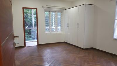 Gallery Cover Image of 2400 Sq.ft 3 BHK Apartment for rent in Adyar for 75000