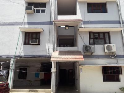 Gallery Cover Image of 750 Sq.ft 2 BHK Apartment for buy in Anna Nagar West Extension for 6500000