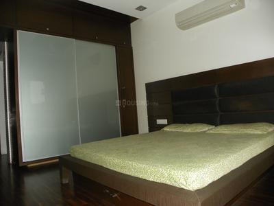 Gallery Cover Image of 1426 Sq.ft 3 BHK Apartment for buy in DLF Phase 5 for 15500000