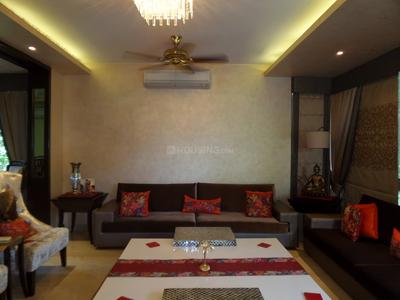 5+ BHK Apartment