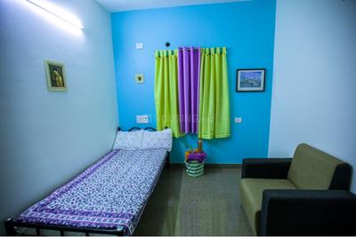 Bedroom Image of Allamanda PG in Nanmangalam