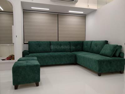 Gallery Cover Image of 950 Sq.ft 3 BHK Apartment for buy in Malad West for 26000000