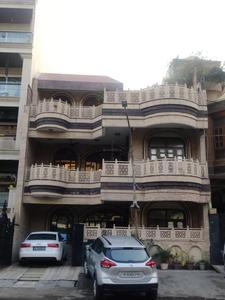 Gallery Cover Image of 2700 Sq.ft 8 BHK Independent House for rent in Punjabi Bagh for 250000